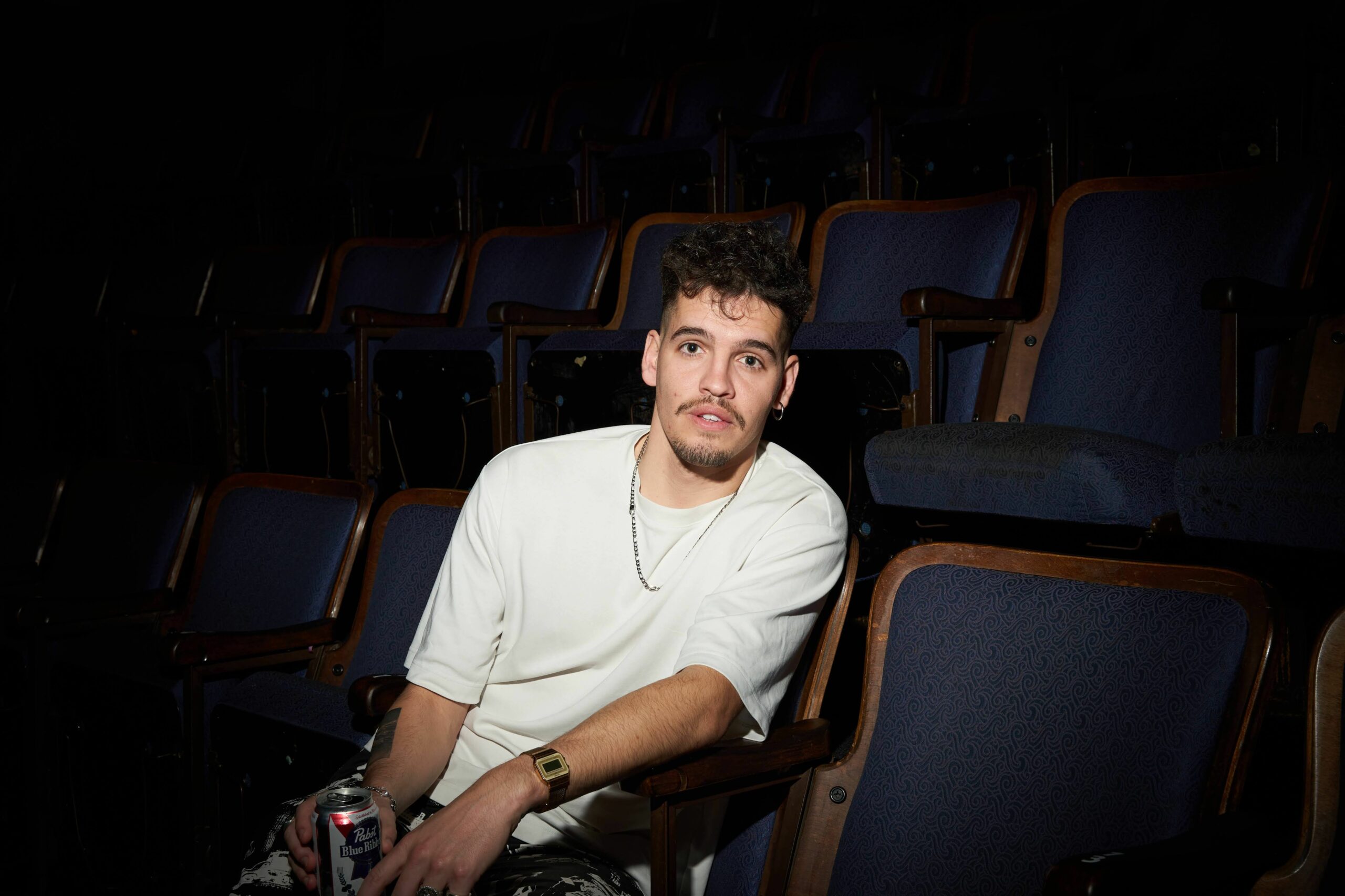 André De Freitas is a Portuguese stand-up comedian who's performed in over 30 countries and made history as Portugal's first comic to break internationally. Winner of Best New International Act at the 2023 Melbourne Comedy Festival.